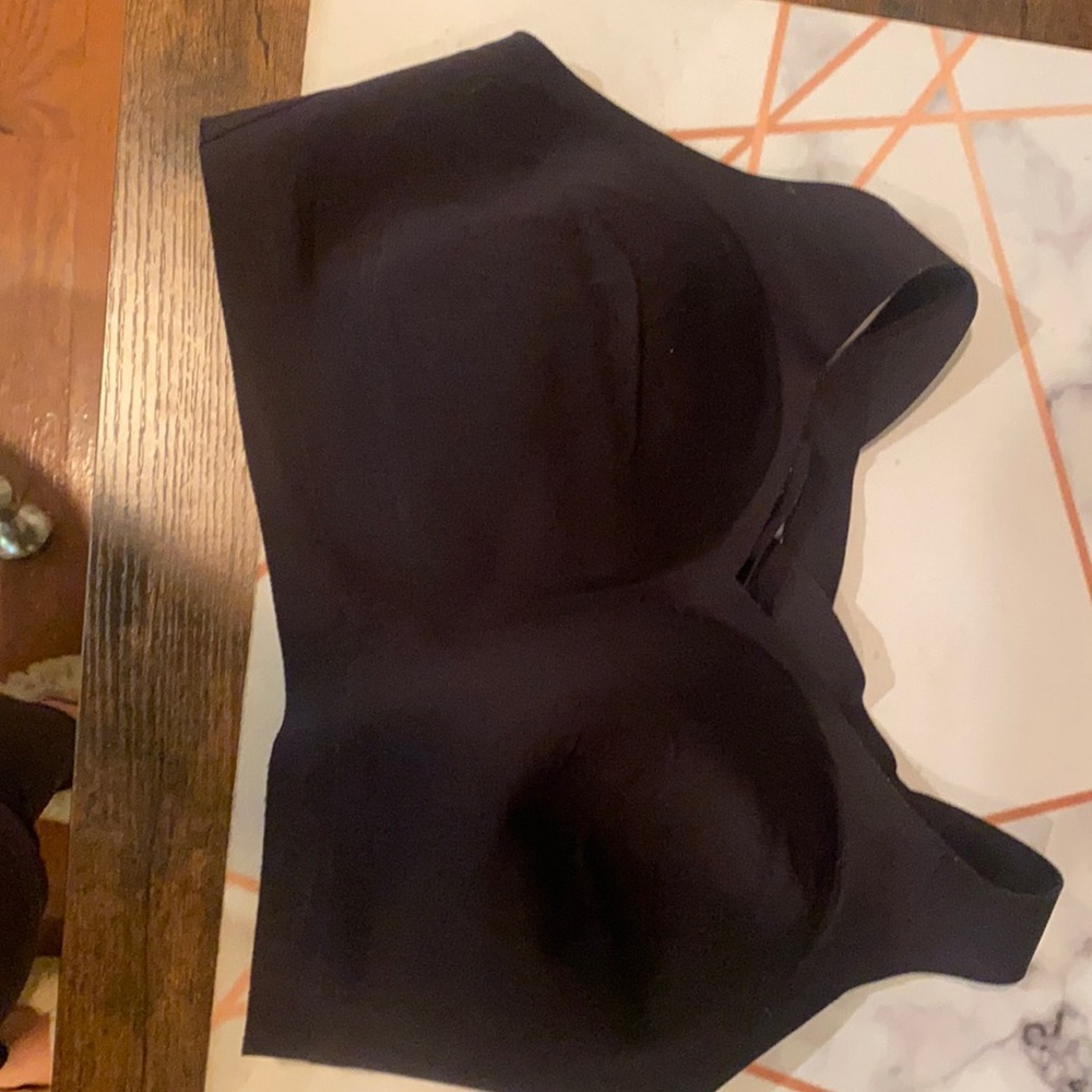 Lululemon 36e black sports bra